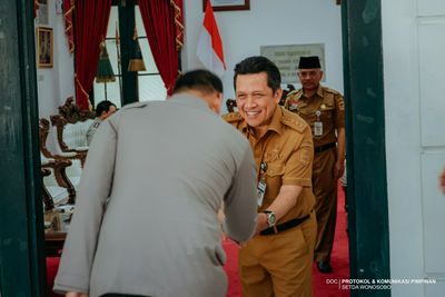 Penandatanganan Naskah Perjanjian Hibah Daerah (NPHD) antara Pemerintah Kabupaten Wonosobo dan Kepolisian Resor Wonosobo terkait hibah tanah milik Pemerintah Daerah untuk pembangunan Mako Brimob