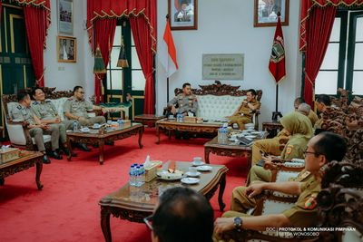 Penandatanganan Naskah Perjanjian Hibah Daerah (NPHD) antara Pemerintah Kabupaten Wonosobo dan Kepolisian Resor Wonosobo terkait hibah tanah milik Pemerintah Daerah untuk pembangunan Mako Brimob