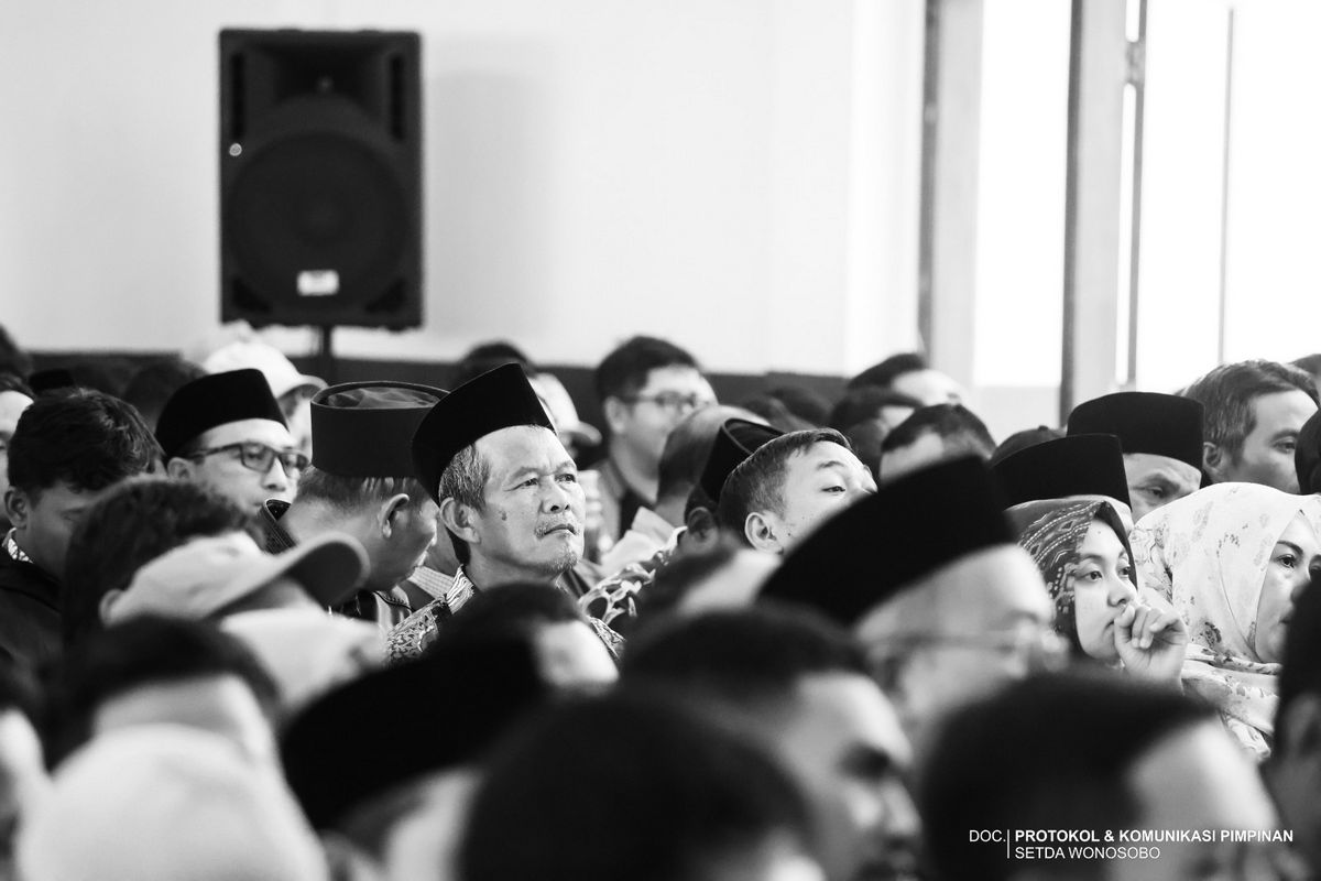 JELANG PILKADES 2026, BUPATI INGATKAN DEMOKRASI DESA HARUS BERMARTABAT