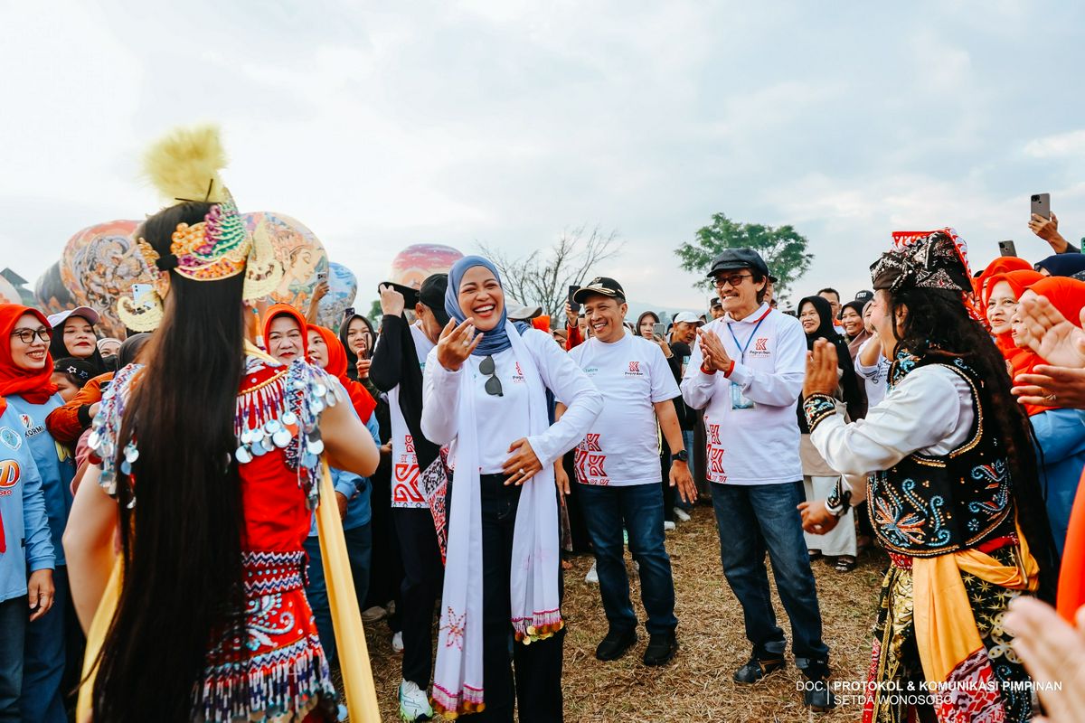 BUPATI WONOSOBO LUNCURKAN CFD KERTEK, HADIRKAN RUANG PUBLIK BARU DAN PENGGERAK EKONOMI