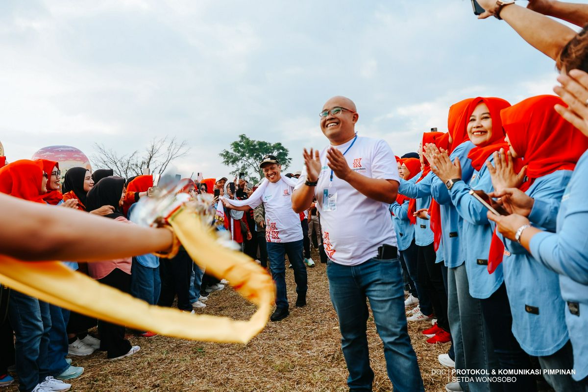 BUPATI WONOSOBO LUNCURKAN CFD KERTEK, HADIRKAN RUANG PUBLIK BARU DAN PENGGERAK EKONOMI