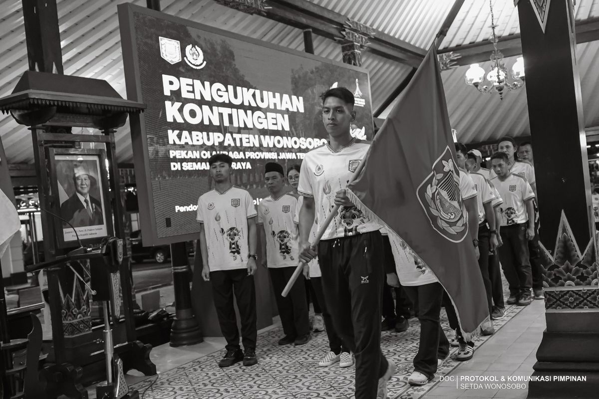 BUPATI WONOSOBO KUKUHKAN 212 PERSONEL KONTINGEN PORPROV XVII, WONOSOBO SIAP BERLAGA DI SEMARANG RAYA