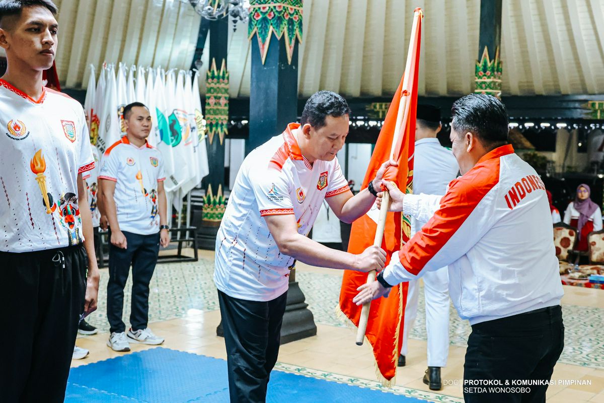 BUPATI WONOSOBO KUKUHKAN 212 PERSONEL KONTINGEN PORPROV XVII, WONOSOBO SIAP BERLAGA DI SEMARANG RAYA