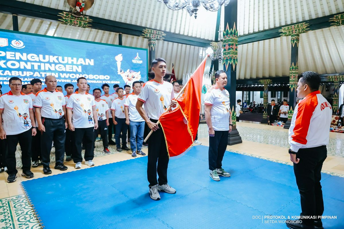 BUPATI WONOSOBO KUKUHKAN 212 PERSONEL KONTINGEN PORPROV XVII, WONOSOBO SIAP BERLAGA DI SEMARANG RAYA