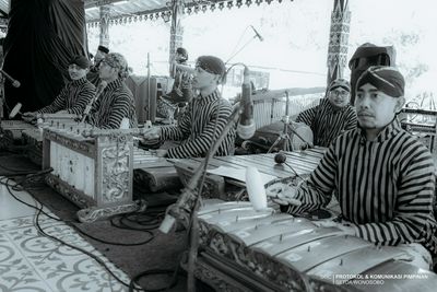 WONOSOBO TEGUHKAN HARMONI SEBAGAI MODAL PEMBANGUNAN MELALUI GREBEG SURAN LINTAS AGAMA DAN BUDAYA