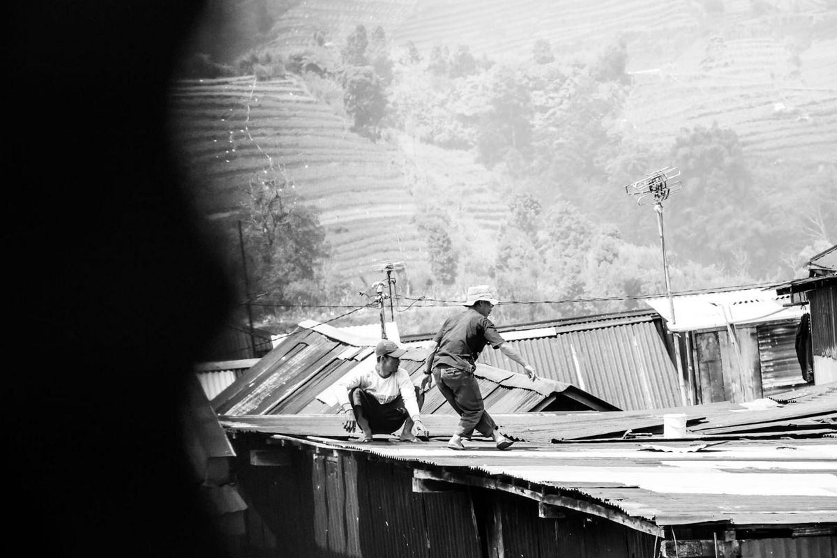 Penyerahan Bantuan Secara Simbolis bagi Warga terdampak Kebakaran di Tieng