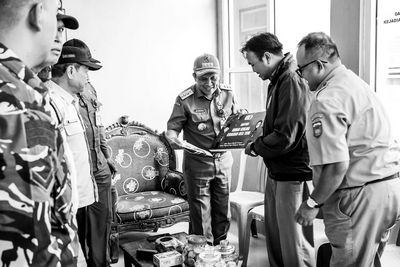 Penyerahan Bantuan Secara Simbolis bagi Warga terdampak Kebakaran di Tieng