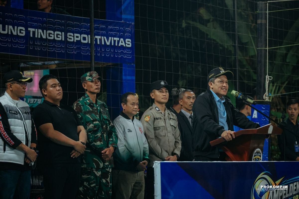 Bupati Wonosobo Buka Turnamen Bola Voli AMPELDENTO1979 Bupati Cup III