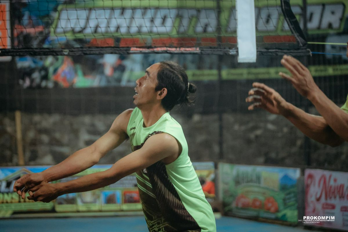 Bupati Wonosobo Buka Turnamen Bola Voli AMPELDENTO1979 Bupati Cup III