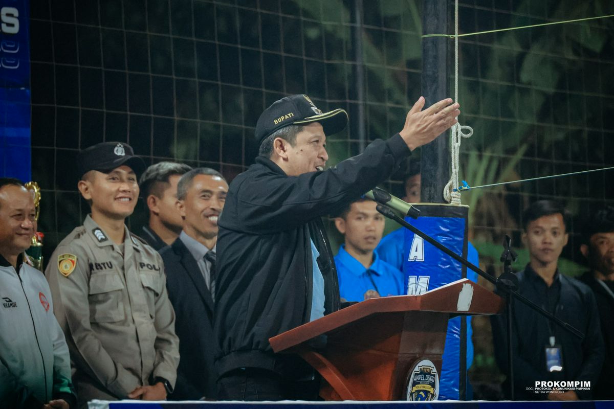 Bupati Wonosobo Buka Turnamen Bola Voli AMPELDENTO1979 Bupati Cup III
