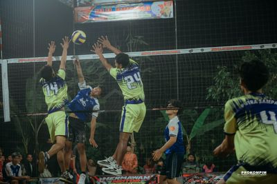 Bupati Wonosobo Buka Turnamen Bola Voli AMPELDENTO1979 Bupati Cup III