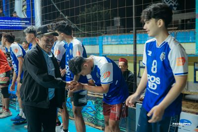 Bupati Wonosobo Buka Turnamen Bola Voli AMPELDENTO1979 Bupati Cup III