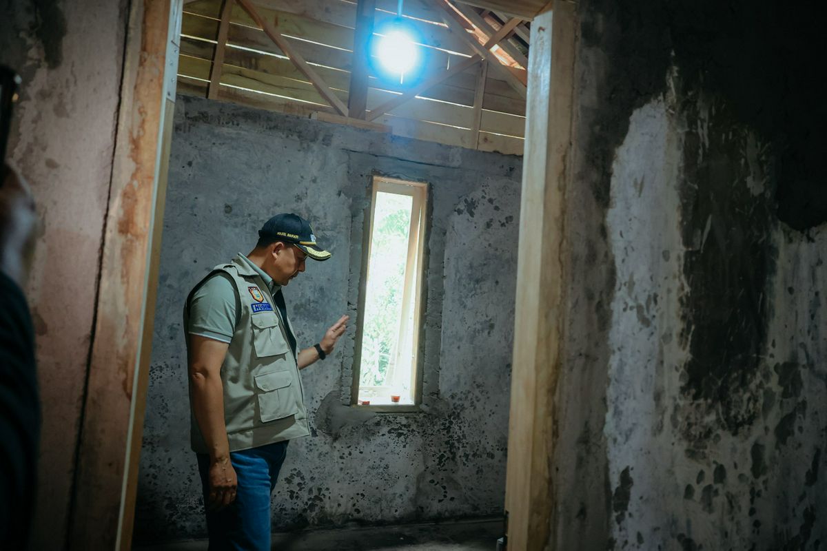 Penyerahan Bantuan oleh Wakil Bupati kepada korban terdampak Kebakaran 
