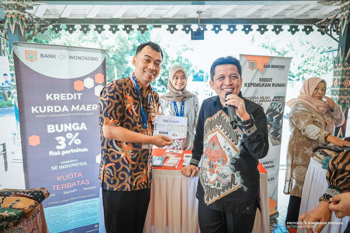 BUPATI DORONG PELAKU BATIK WONOSOBO TERUS BERINOVASI DAN BERKOLABORASI