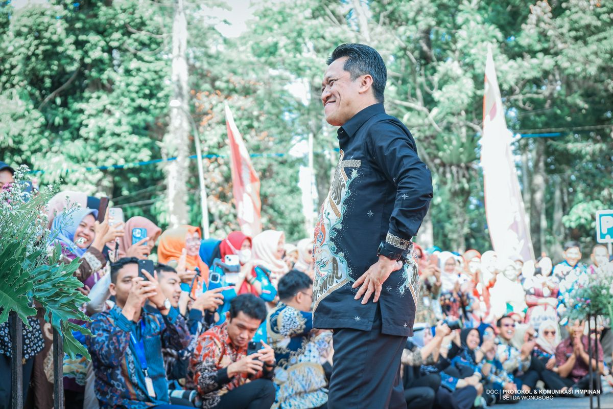 BUPATI DORONG PELAKU BATIK WONOSOBO TERUS BERINOVASI DAN BERKOLABORASI