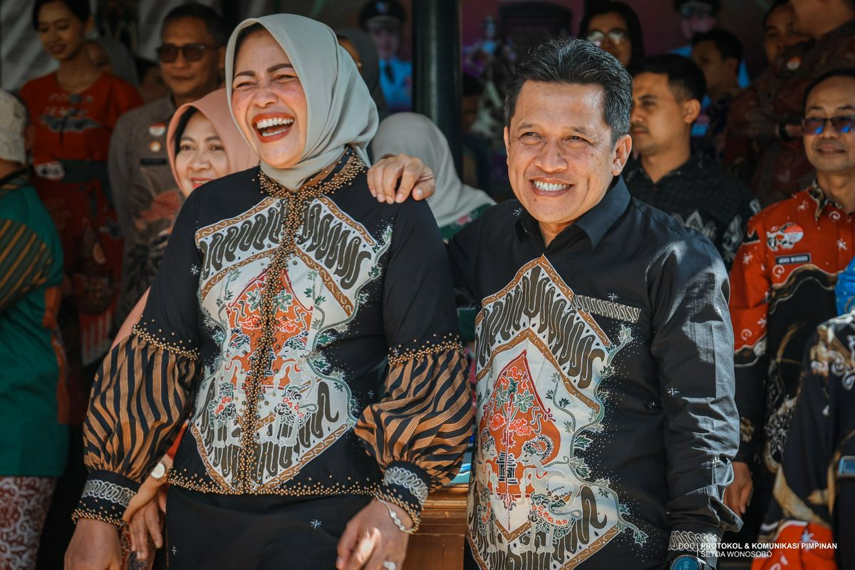 BUPATI DORONG PELAKU BATIK WONOSOBO TERUS BERINOVASI DAN BERKOLABORASI