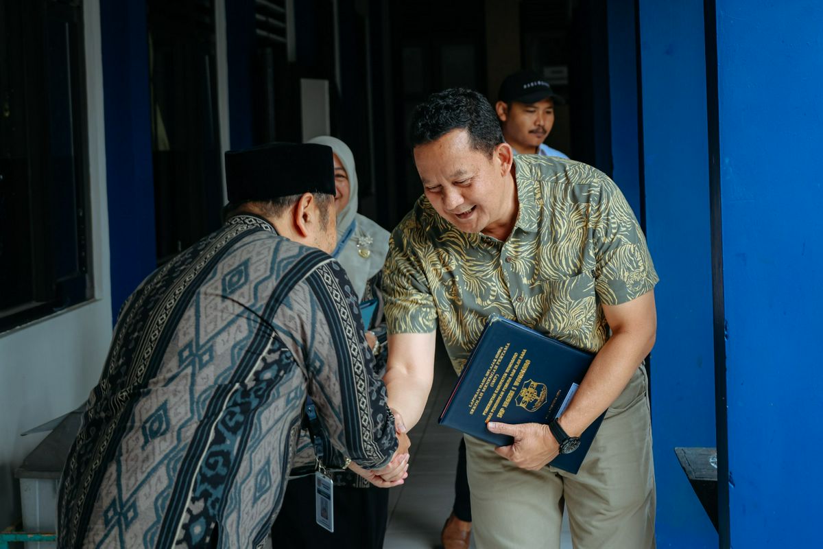 Gerakan Ayah Mengambil Rapor (GEMAR) di SMP Negeri 1 Wonosobo