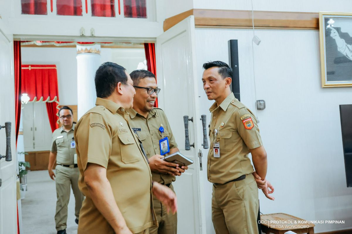 Presiden Prabowo Subianto meresmikan Program Inpres Jalan Daerah (IJD) Tahun Anggaran 2025 sERENTAK