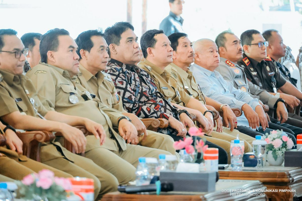 Presiden Prabowo Subianto meresmikan Program Inpres Jalan Daerah (IJD) Tahun Anggaran 2025 sERENTAK