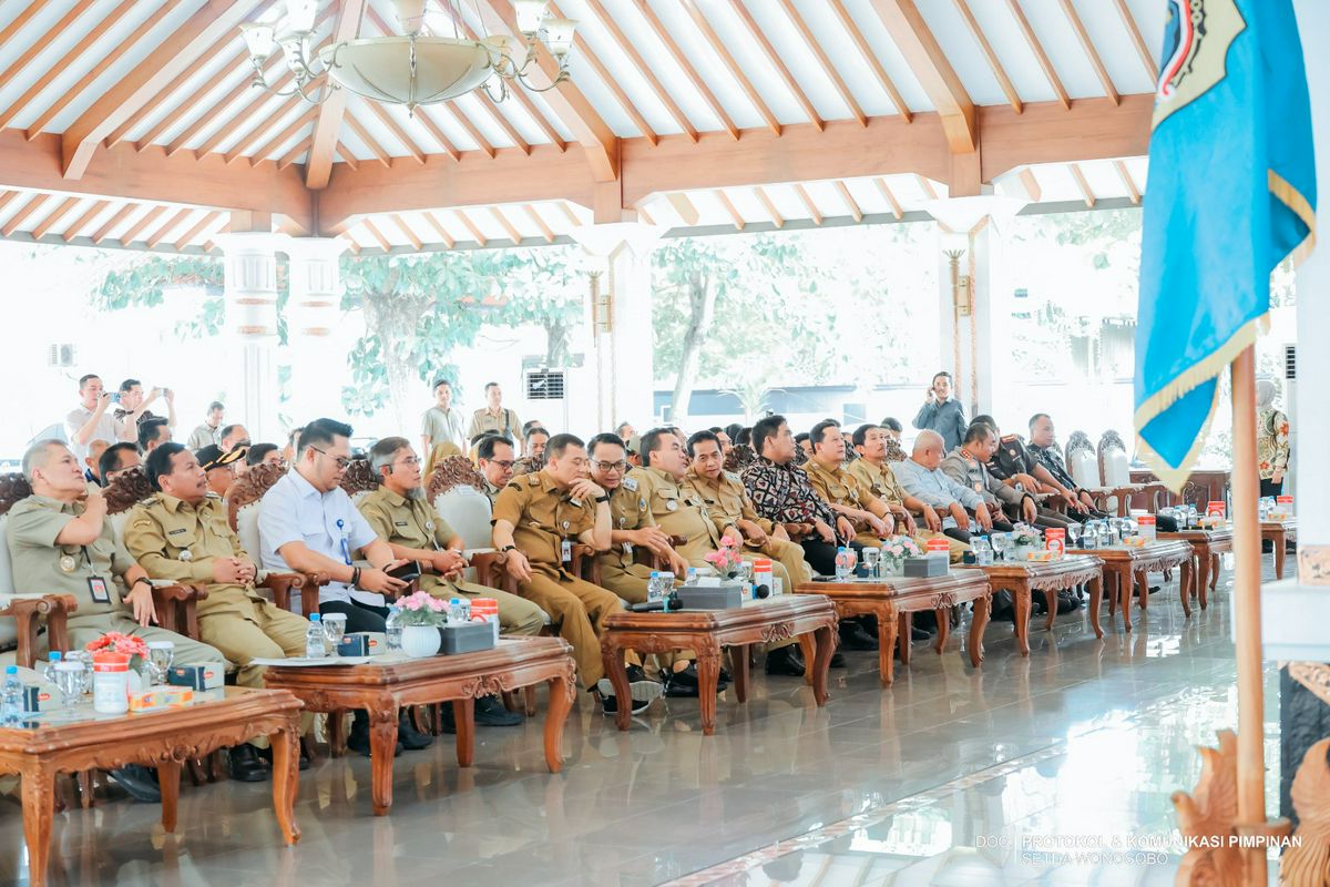 Presiden Prabowo Subianto meresmikan Program Inpres Jalan Daerah (IJD) Tahun Anggaran 2025 sERENTAK