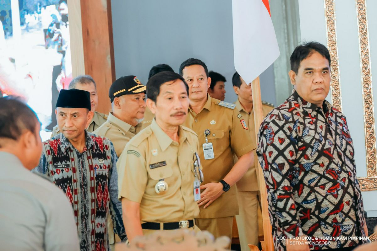 Presiden Prabowo Subianto meresmikan Program Inpres Jalan Daerah (IJD) Tahun Anggaran 2025 sERENTAK