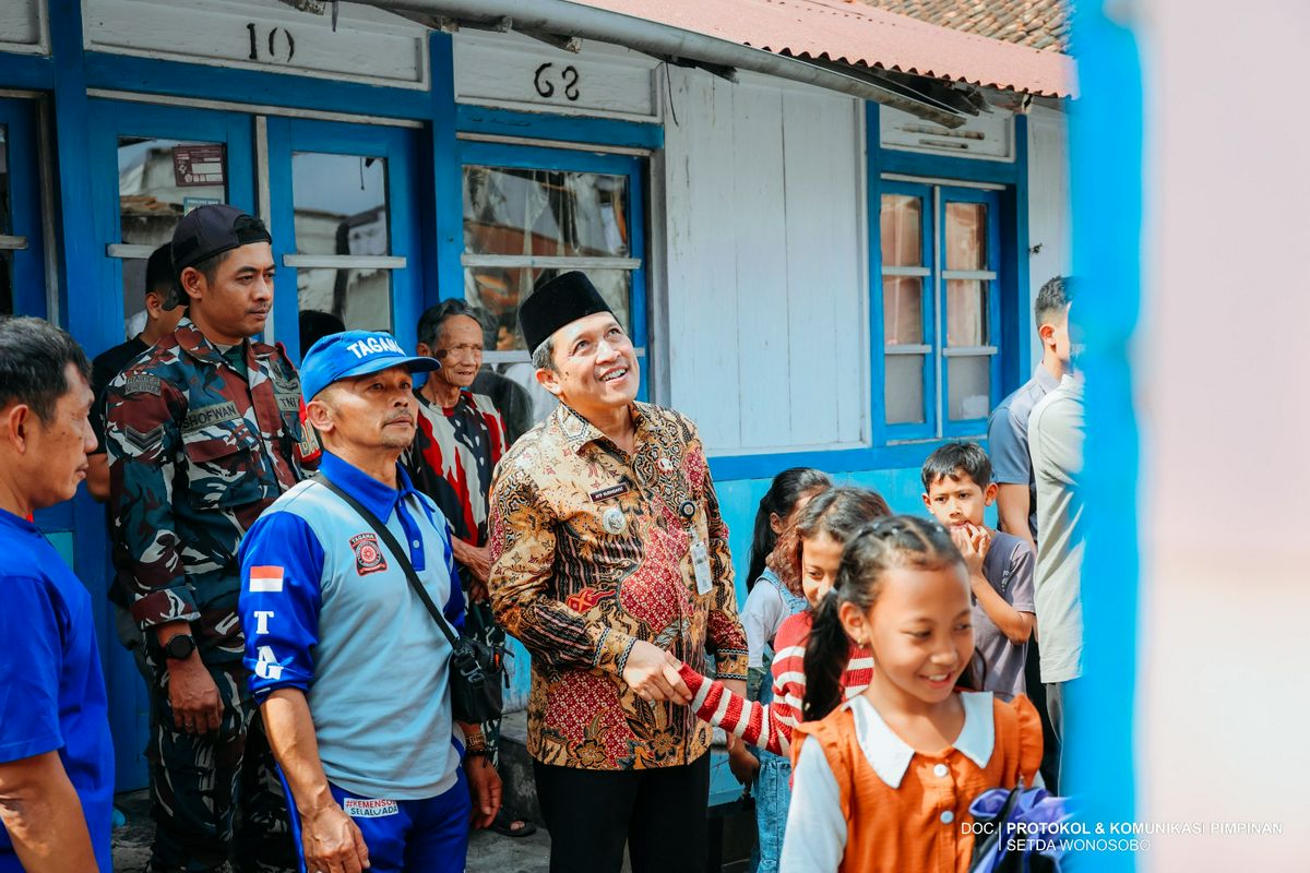 Bupati Wonosobo Sambangi Warga terdampak Kebakaran di Kampung Singkir