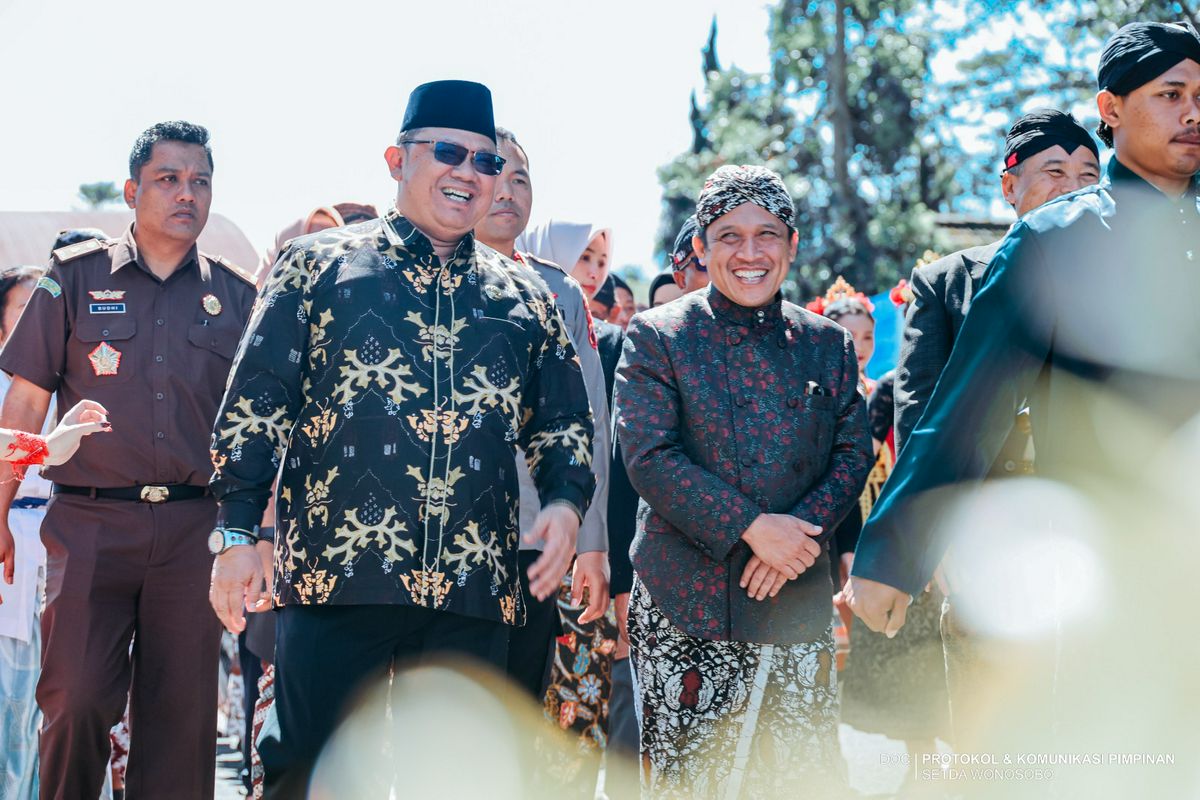 WONOSOBO TEGUHKAN HARMONI SEBAGAI MODAL PEMBANGUNAN MELALUI GREBEG SURAN LINTAS AGAMA DAN BUDAYA