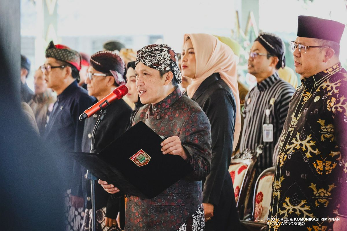 WONOSOBO TEGUHKAN HARMONI SEBAGAI MODAL PEMBANGUNAN MELALUI GREBEG SURAN LINTAS AGAMA DAN BUDAYA