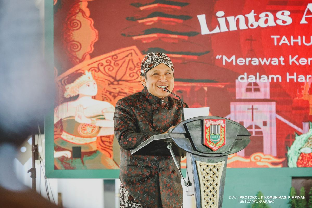 WONOSOBO TEGUHKAN HARMONI SEBAGAI MODAL PEMBANGUNAN MELALUI GREBEG SURAN LINTAS AGAMA DAN BUDAYA