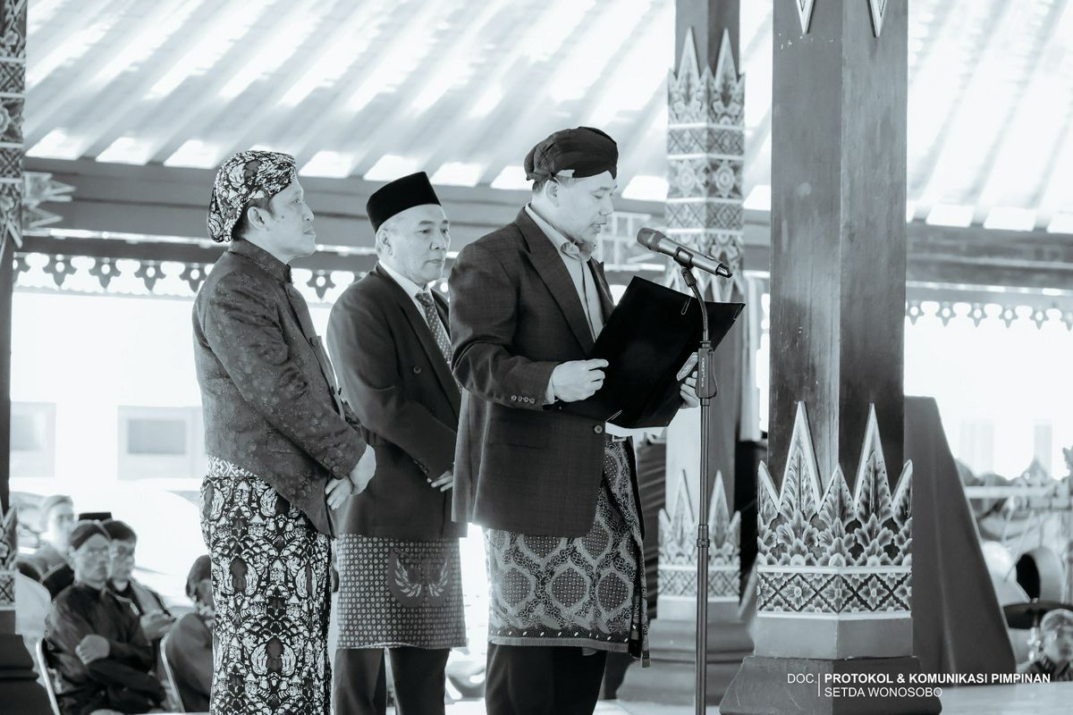 WONOSOBO TEGUHKAN HARMONI SEBAGAI MODAL PEMBANGUNAN MELALUI GREBEG SURAN LINTAS AGAMA DAN BUDAYA