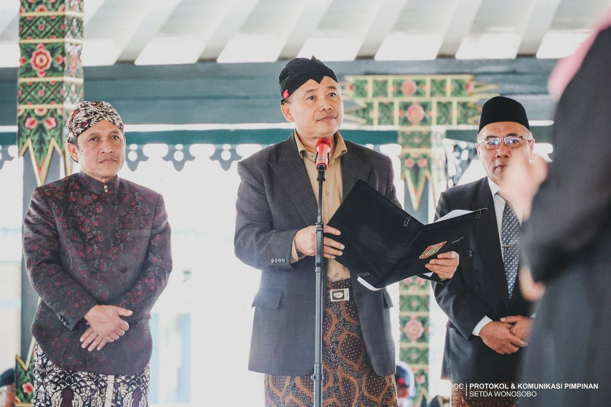 WONOSOBO TEGUHKAN HARMONI SEBAGAI MODAL PEMBANGUNAN MELALUI GREBEG SURAN LINTAS AGAMA DAN BUDAYA