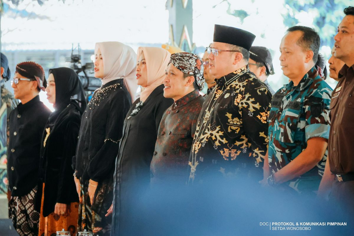 WONOSOBO TEGUHKAN HARMONI SEBAGAI MODAL PEMBANGUNAN MELALUI GREBEG SURAN LINTAS AGAMA DAN BUDAYA