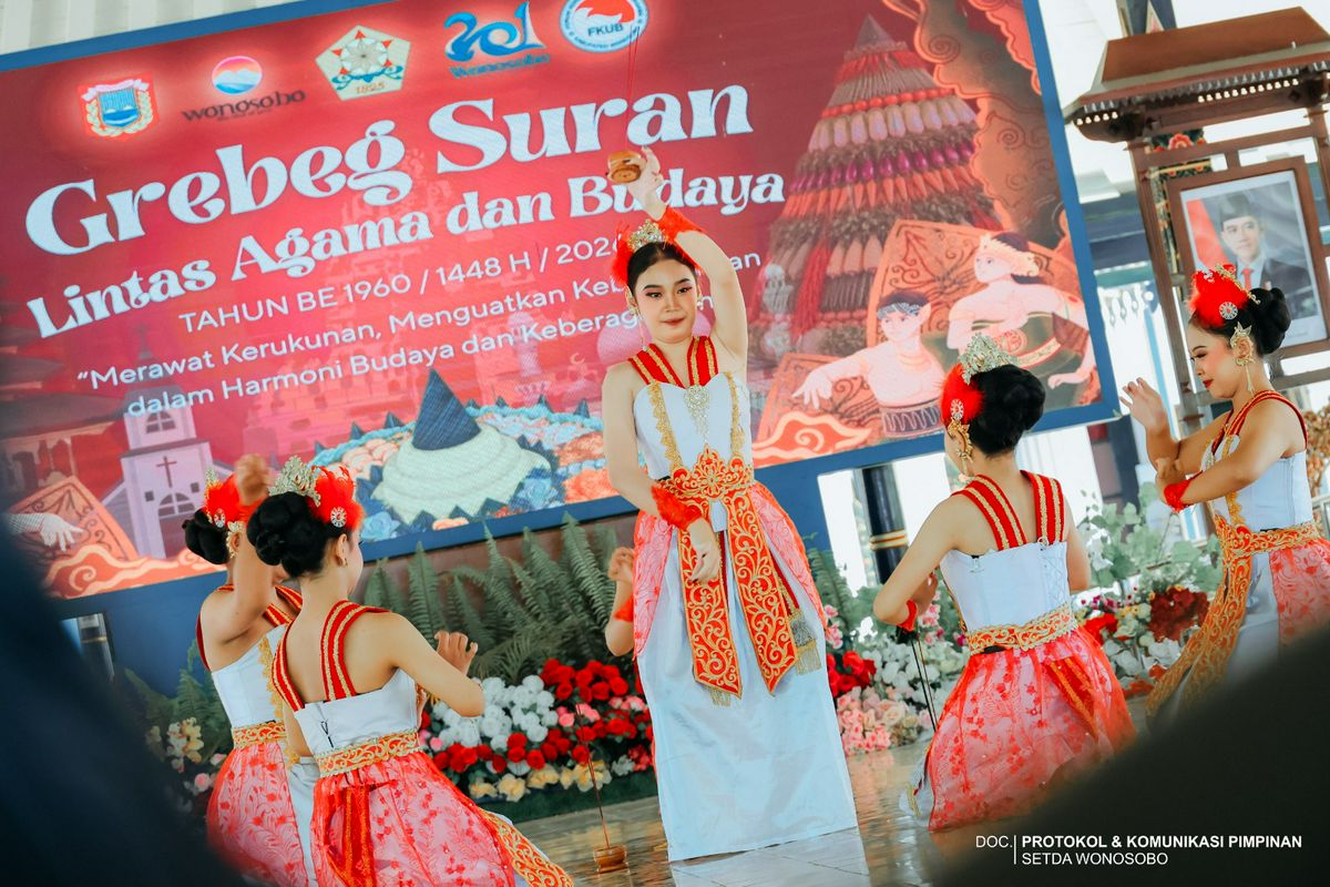 WONOSOBO TEGUHKAN HARMONI SEBAGAI MODAL PEMBANGUNAN MELALUI GREBEG SURAN LINTAS AGAMA DAN BUDAYA