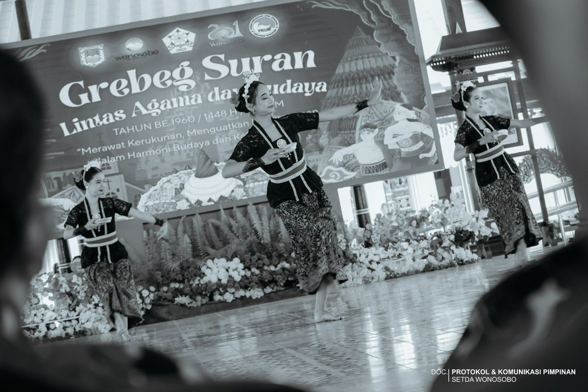 WONOSOBO TEGUHKAN HARMONI SEBAGAI MODAL PEMBANGUNAN MELALUI GREBEG SURAN LINTAS AGAMA DAN BUDAYA
