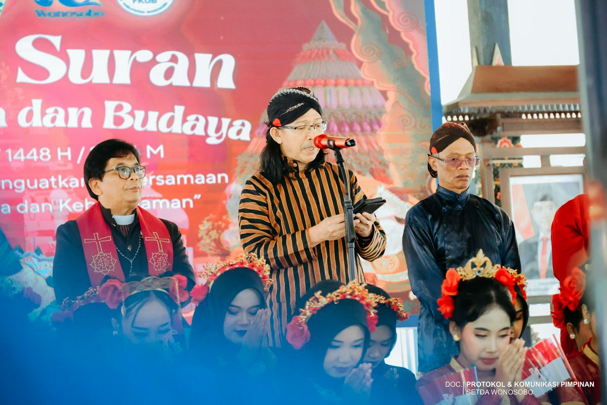 WONOSOBO TEGUHKAN HARMONI SEBAGAI MODAL PEMBANGUNAN MELALUI GREBEG SURAN LINTAS AGAMA DAN BUDAYA