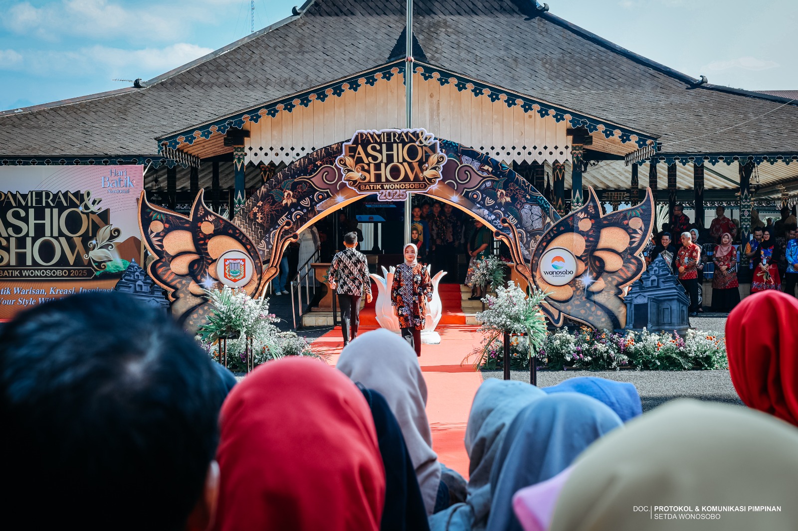BUPATI DORONG PELAKU BATIK WONOSOBO TERUS BERINOVASI DAN BERKOLABORASI