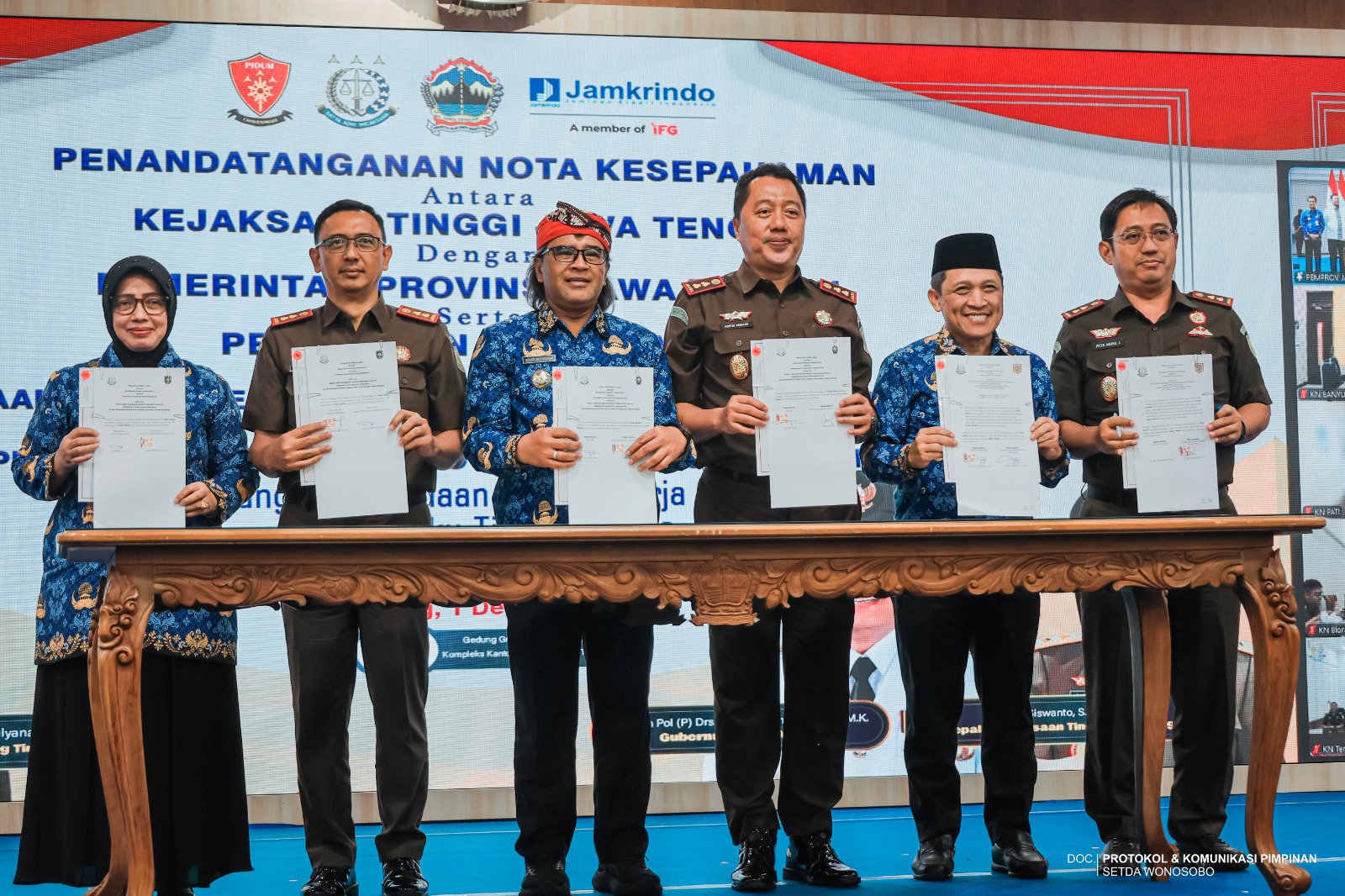 6931be5dce823_WH9603~1.JPE