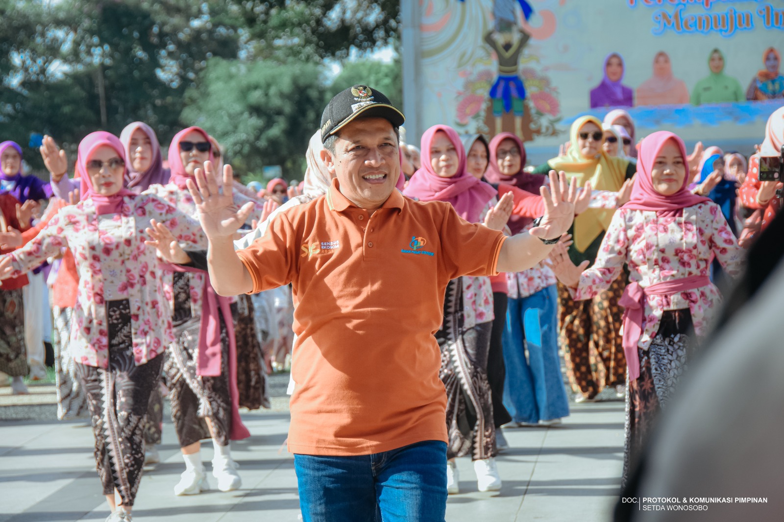 Apel dan Senam Bersama dalam Peringatan Hari KORPRI dan Ibu ke-97