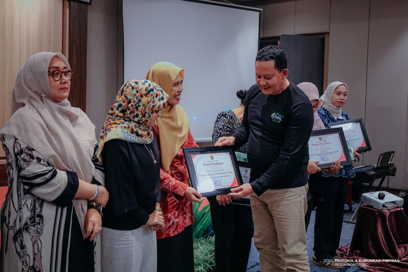 694972f61eba9_WHA38F~1.JPE