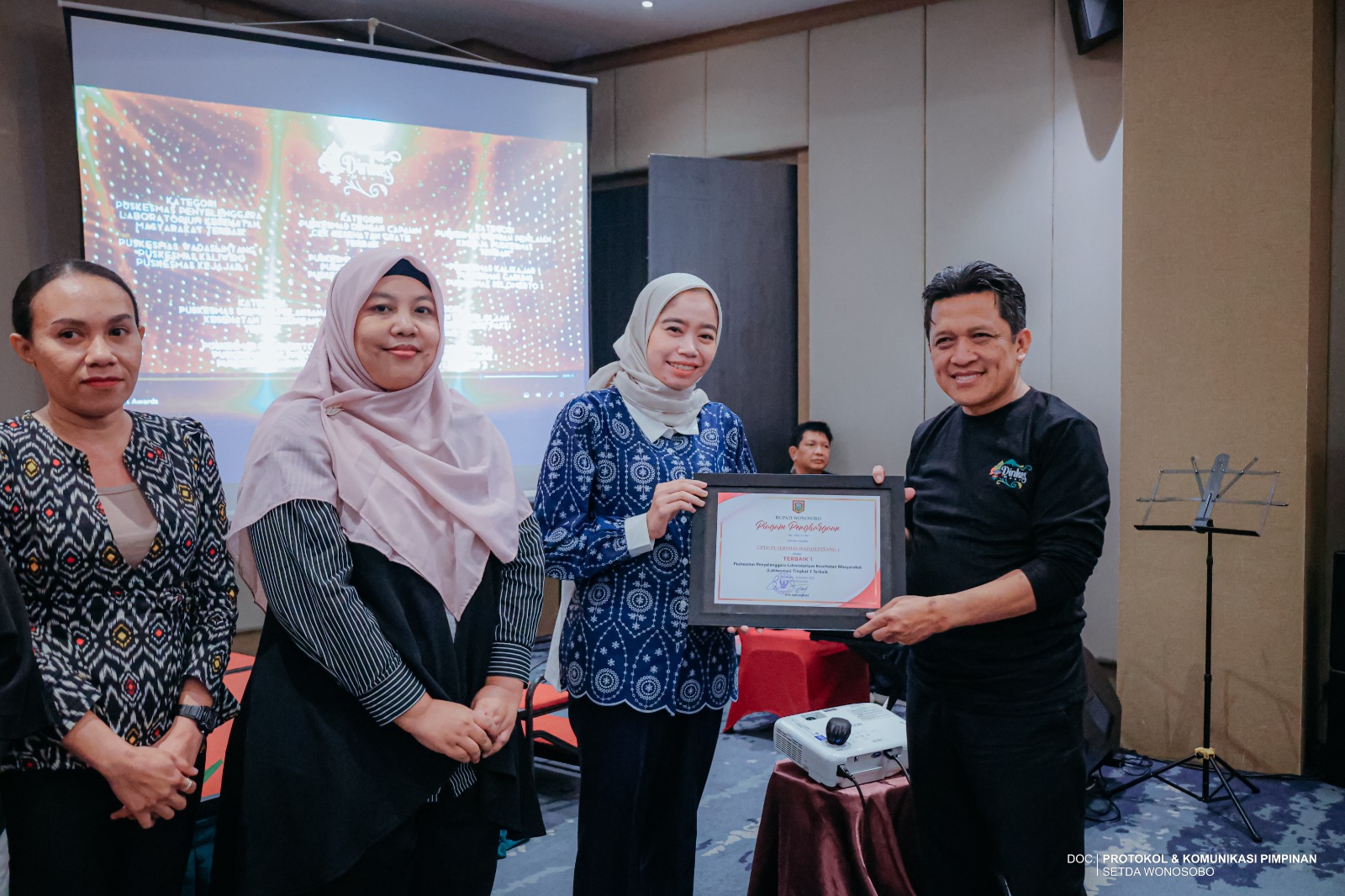 694972fb753fa_WH586B~1.JPE