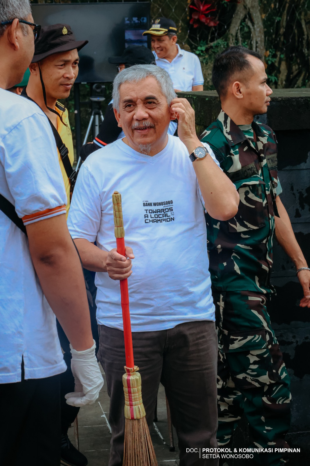 699e48ac47c15_WH74D3~1.JPE