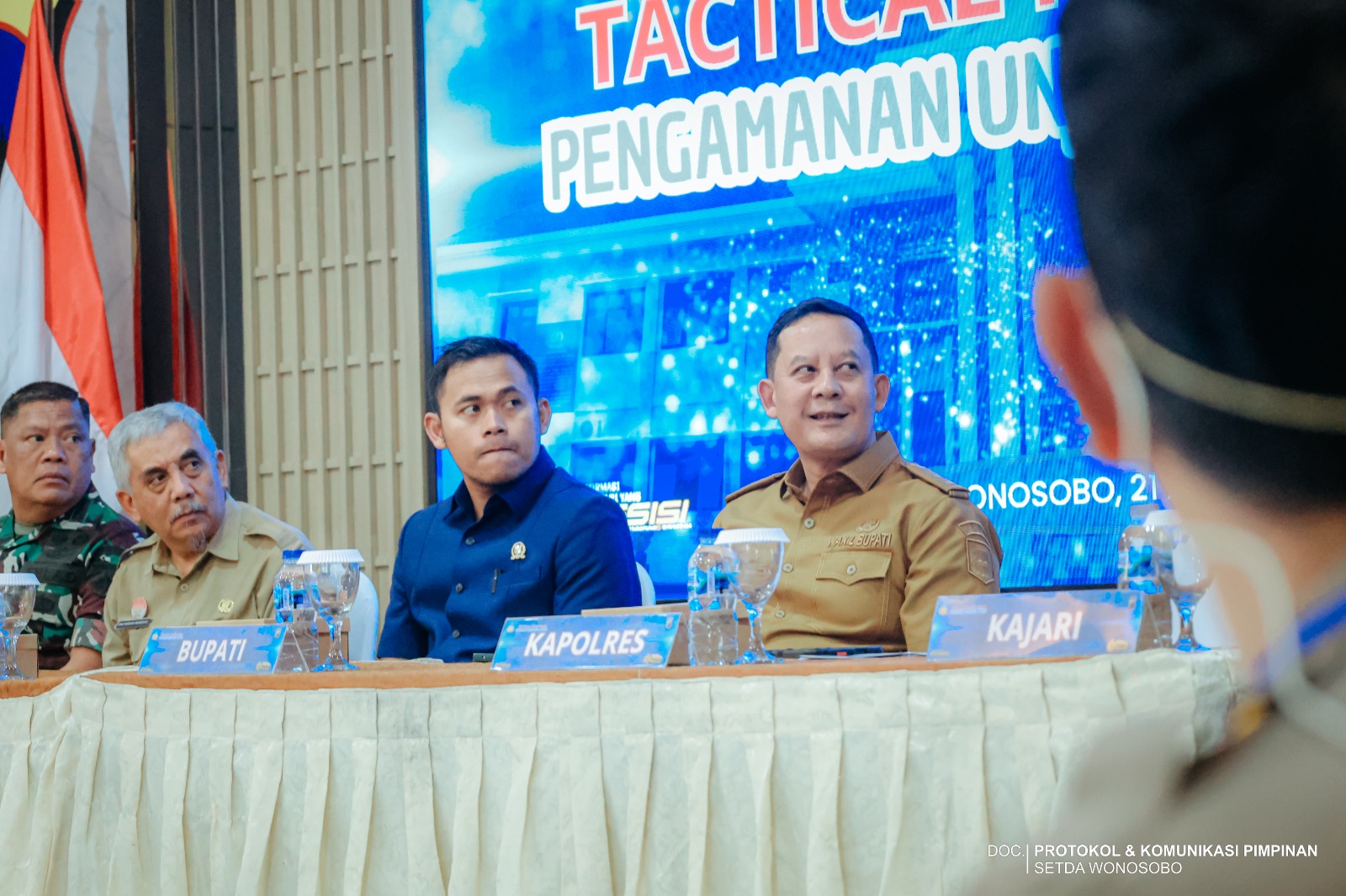 Tactical Floor Pengamanan Unjuk Rasa Anarkis SISPAMKOTA